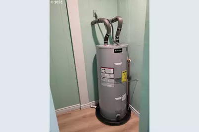 811 Laurel Ave, Reedsport, OR 97467 - Photo 24