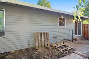 10618 SW 49th Ave, Portland, OR 97219 - Photo 22