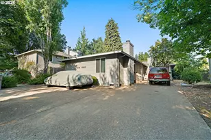10618 SW 49th Ave, Portland, OR 97219 - Photo 2