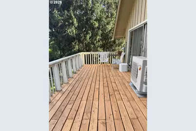 488 Walnut Ln, Eugene, OR 97401 - Photo 14