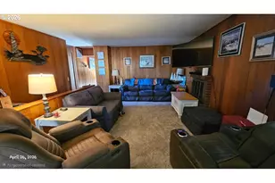 488 Walnut Ln, Eugene, OR 97401 - Photo 2