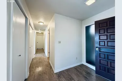 743 Marine View Dr, Longview, WA 98632 - Photo 10