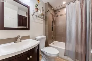 1893 NE 12th Ave, Hillsboro, OR 97124 - Photo 18