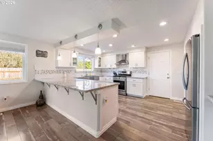 1893 NE 12th Ave, Hillsboro, OR 97124 - Photo 10