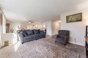 1893 NE 12th Ave, Hillsboro, OR 97124 - Photo 8