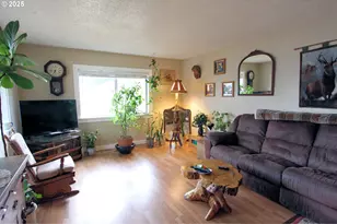 1913 E St, Washougal, WA 98671 - Photo 4