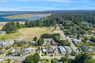 875 Division St NE, Bandon, OR 97411 - Photo 18