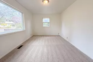 11500 SE Hawthorne St, Portland, OR 97216 - Photo 14