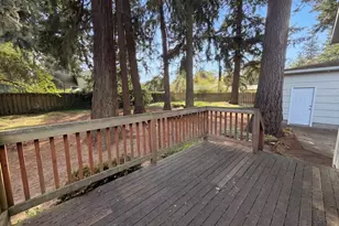 11500 SE Hawthorne St, Portland, OR 97216 - Photo 6