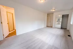 11500 SE Hawthorne St, Portland, OR 97216 - Photo 8