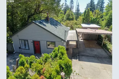 885 E 10th St, Coquille, OR 97423 - Photo 40