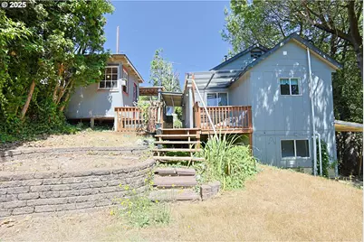 885 E 10th St, Coquille, OR 97423 - Photo 38