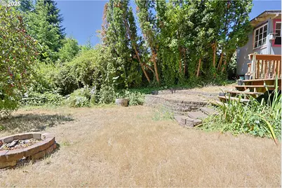 885 E 10th St, Coquille, OR 97423 - Photo 36