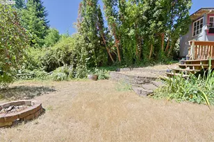 885 E 10th St, Coquille, OR 97423 - Photo 36