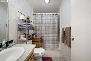 300 S 7th St, Creswell, OR 97426 - Photo 14