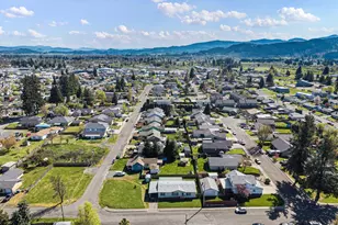 300 S 7th St, Creswell, OR 97426 - Photo 26