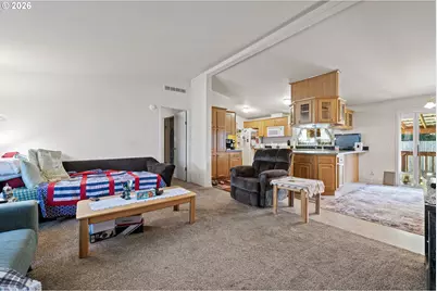 300 S 7th St, Creswell, OR 97426 - Photo 4