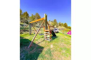 858 E Main St, John Day, OR 97845 - Photo 30