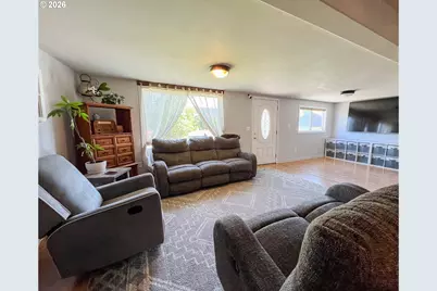 858 E Main St, John Day, OR 97845 - Photo 4