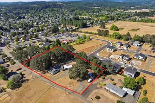 267 NW Woods Ln, Dallas, OR 97338 - Photo 38