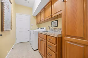 12856 NW Hartford St, Portland, OR 97229 - Photo 36