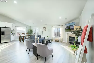 177 SW Mt Mazama St, McMinnville, OR 97128 - Photo 8