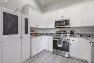 177 SW Mt Mazama St, McMinnville, OR 97128 - Photo 16