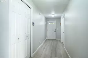 177 SW Mt Mazama St, McMinnville, OR 97128 - Photo 2