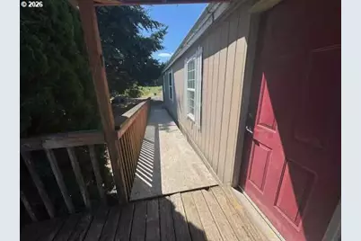14270 SW Meeker Ter, Hillsboro, OR 97123 - Photo 2