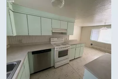 1375 Fenwick St, Coos Bay, OR 97420 - Photo 8