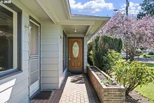 1685 Evergreen Dr, Eugene, OR 97404 - Photo 4