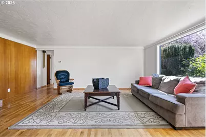 1685 Evergreen Dr, Eugene, OR 97404 - Photo 10