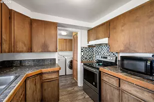 1685 Evergreen Dr, Eugene, OR 97404 - Photo 30