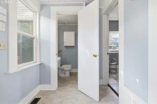 954 NE Emerson St, Portland, OR 97211 - Photo 28