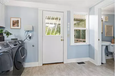 954 NE Emerson St, Portland, OR 97211 - Photo 26