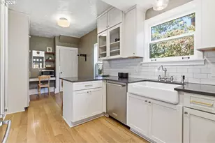 954 NE Emerson St, Portland, OR 97211 - Photo 22