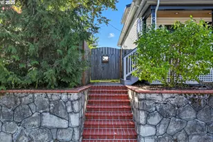 954 NE Emerson St, Portland, OR 97211 - Photo 2