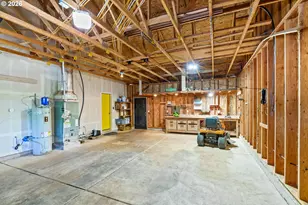 2187 E Madison Ave, Cottage Grove, OR 97424 - Photo 40