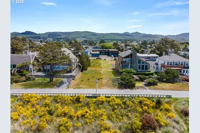 8700 S Prom St #6 &11, Seaside, OR 97138 - Photo 4