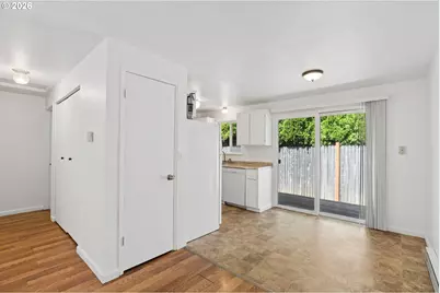 6332 NE 45th Ave, Portland, OR 97218 - Photo 8