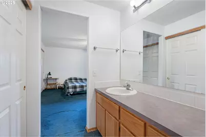 2279 N Kamiakan Dr, Cornelius, OR 97113 - Photo 26