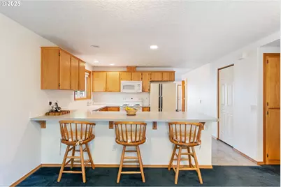 2279 N Kamiakan Dr, Cornelius, OR 97113 - Photo 18