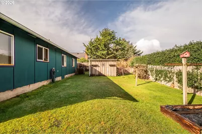 710 8th Ct SW, Bandon, OR 97411 - Photo 8