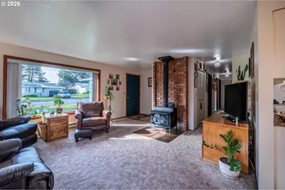 710 8th Ct SW, Bandon, OR 97411 - Photo 22