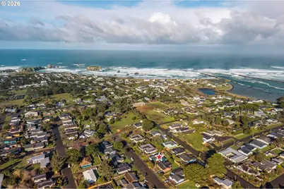 710 8th Ct SW, Bandon, OR 97411 - Photo 36