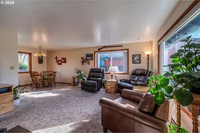 710 8th Ct SW, Bandon, OR 97411 - Photo 14