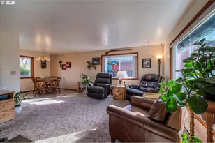 710 8th Ct SW, Bandon, OR 97411 - Photo 14