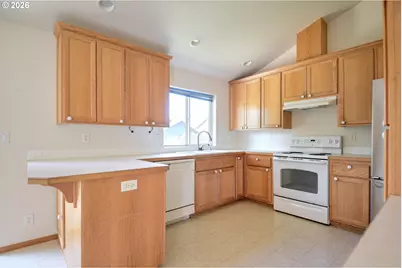 2956 Dahlia Ln, Eugene, OR 97404 - Photo 8
