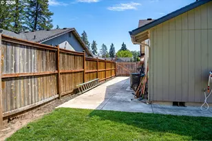 87660 Trek Dr, Veneta, OR 97487 - Photo 32