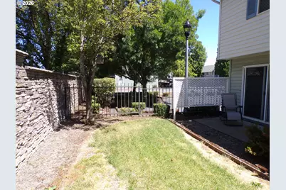 4792 Lancaster Dr #100, Salem, OR 97305 - Photo 18